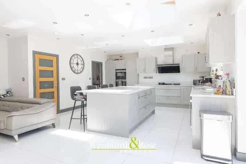 4 Bed Detached House For Sale