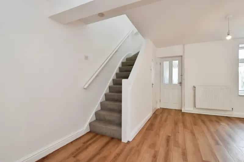 2 Bedroom Terraced House Near Amenities and Parks