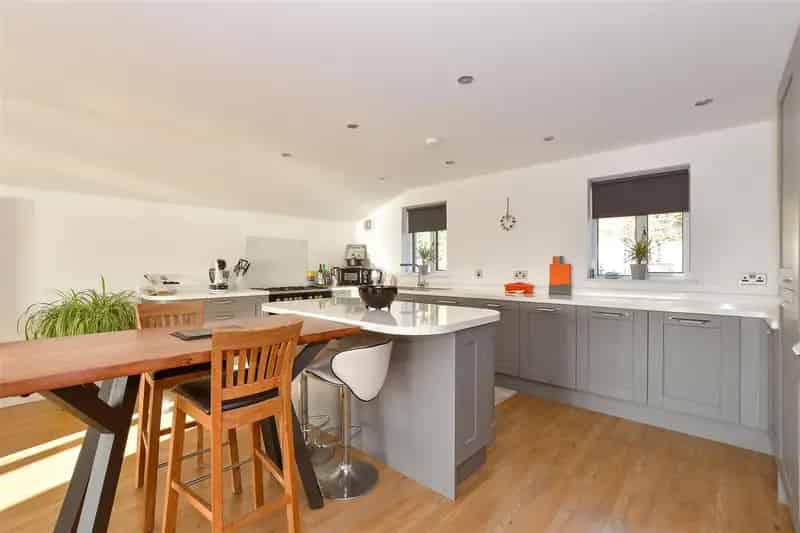 3 Bedroom Detached House with Sea Views Ventnor Isle of Wight