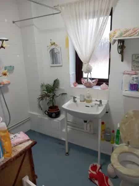 One Bedroom Flat Near Shops Dog Friendly Wet Room Lift