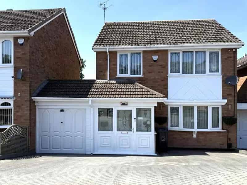 3 Bedroom Link Detached House For Sale