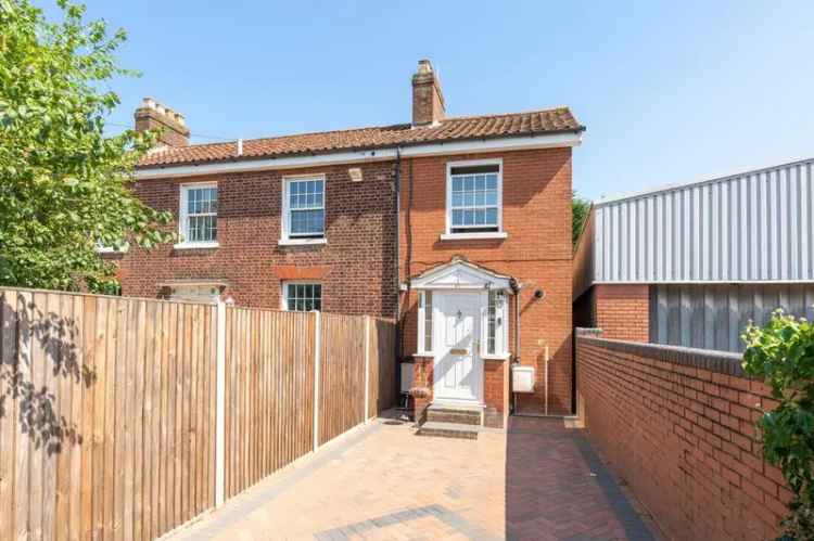 3 bedroom semi-detached house for sale