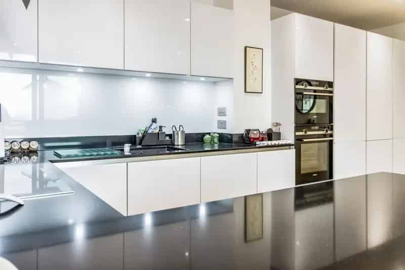 2 Bed Furnished Apartment Near Deansgate Manchester