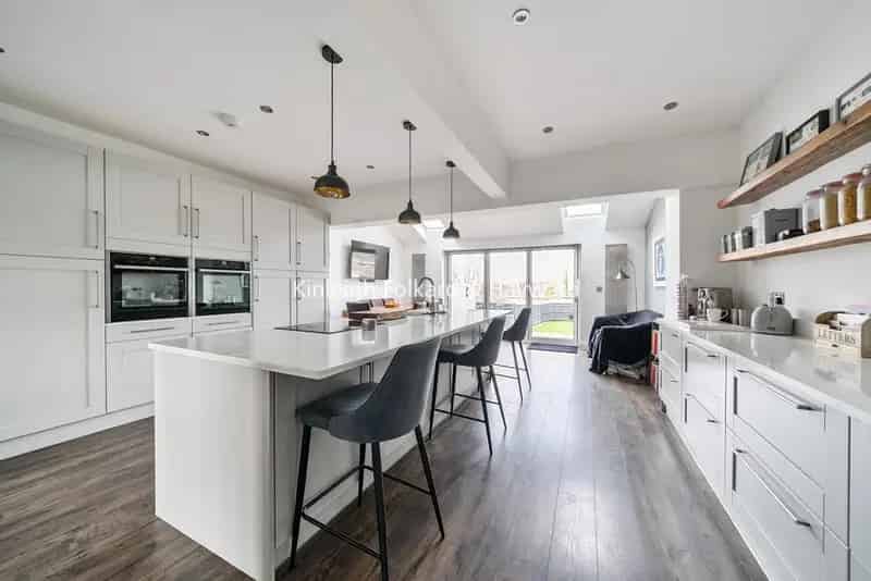 Four Bed Family Home Two Garages Pickhurst Area