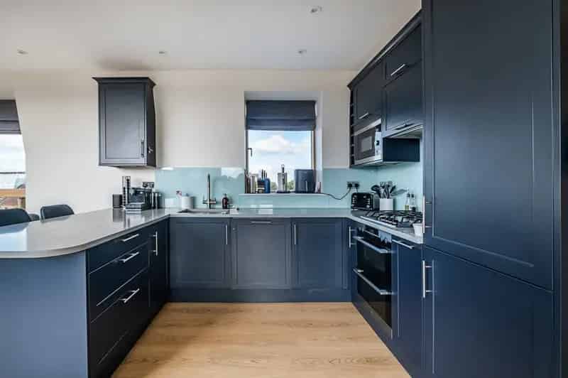 3 Bedroom Penthouse Apartment for Sale in Clapham