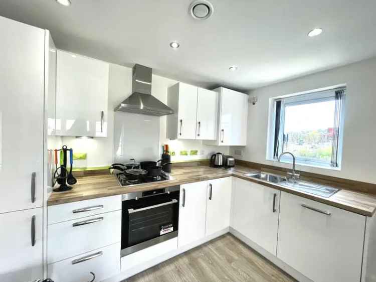 Two Bed Two Bath Apartment Available May Fantastic Location
