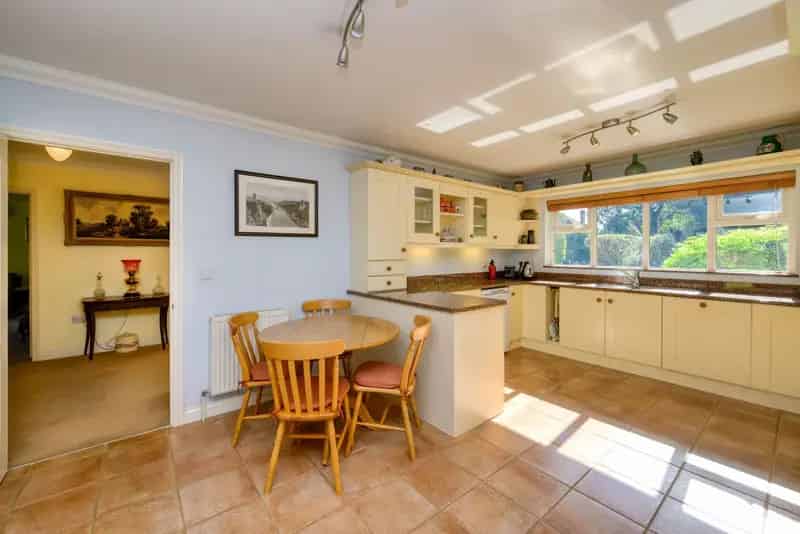 3 Bedroom Detached Bungalow Caversham Heights