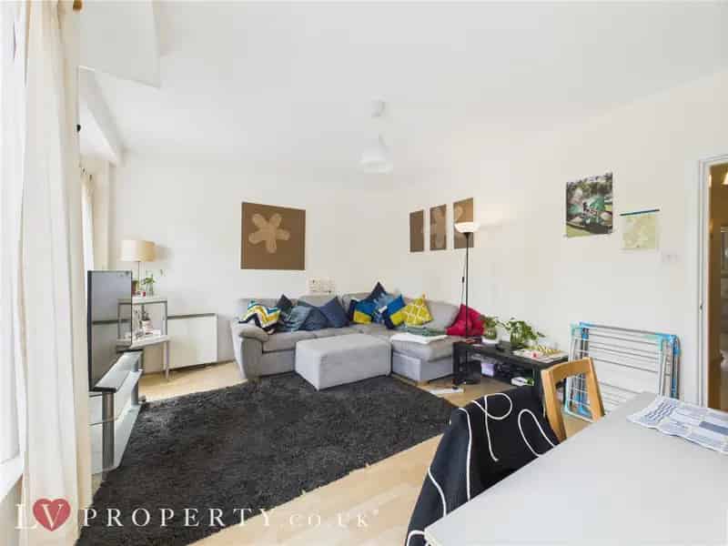 2 Bedroom Apartment Birmingham Near Broad Street