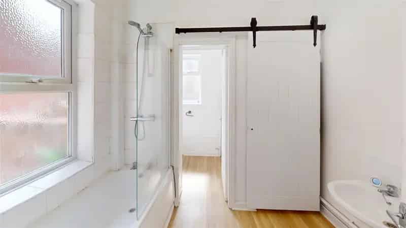 2 bedroom Flat
 To Let 
Total Size: 819 SQ FT