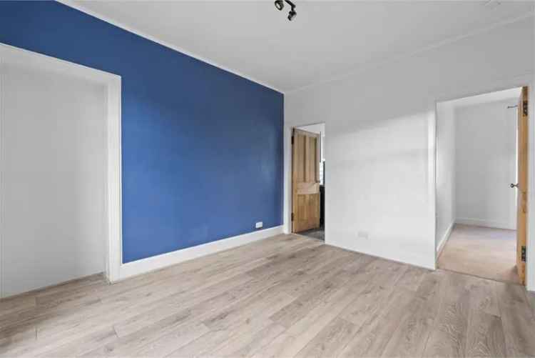 2 Bed Flat - Double Upper with 1 Reception Room