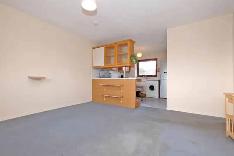 2-Bedroom Top Floor Flat in Danestone Aberdeen