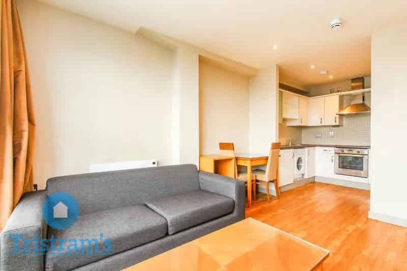 1 Bedroom Furnished Apartment City Centre Available Now