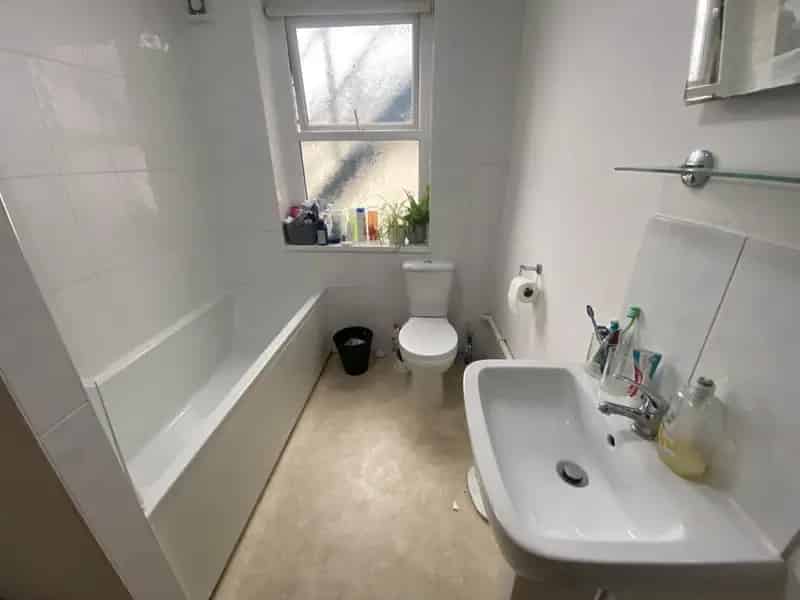 8 Bedroom Student Flat to Rent Cardiff