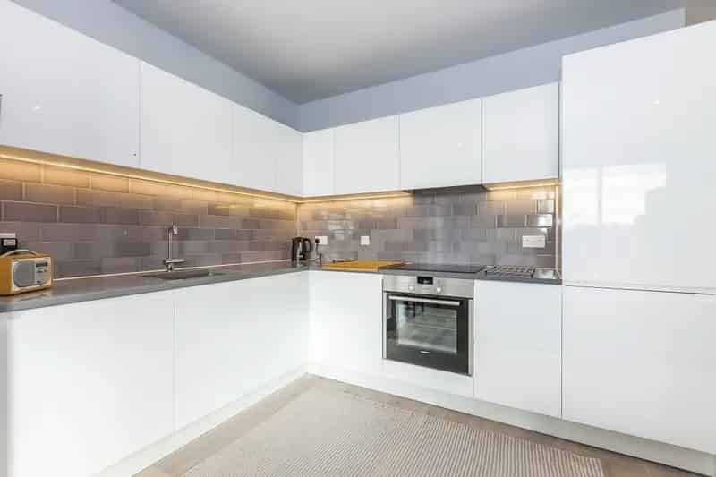 2 Bedroom Apartment Royal Wharf London