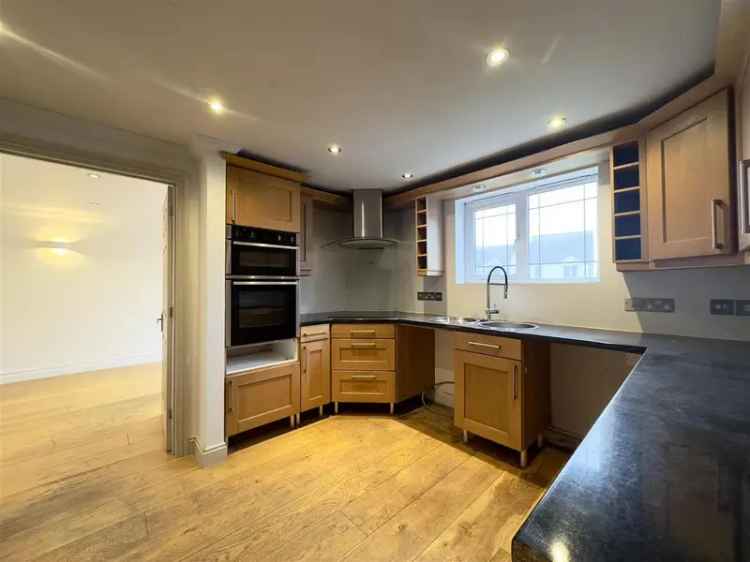 4 Bedroom Semi-Detached House to Rent