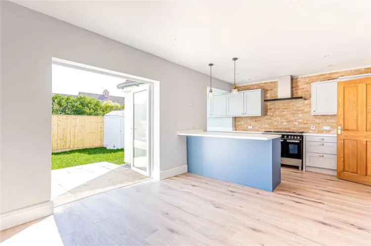 3 Bedroom Semi-Detached House Near Gloucester Road