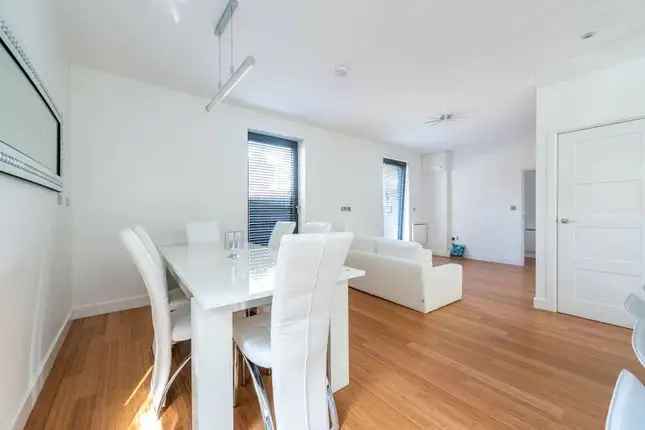 3 Bedroom House to Rent Brixton Short Let Modern Open Plan