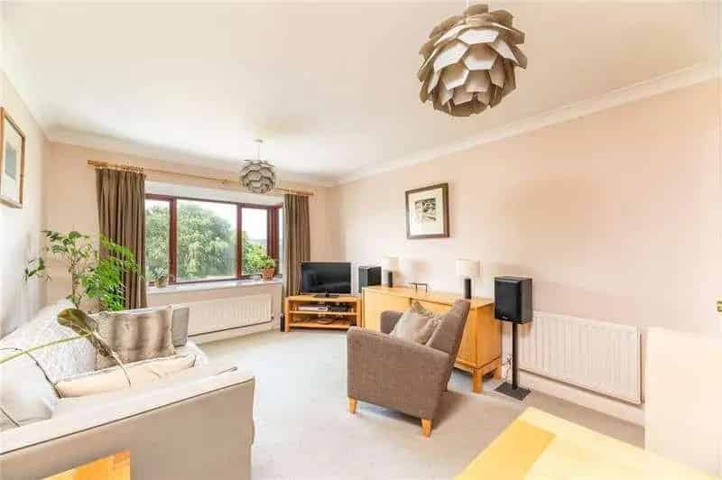 2 Bed Flat for Sale in Nab Wood