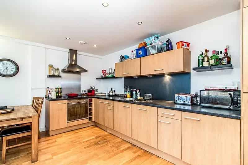 2 Bedroom Flat to Rent Manchester M15 Castlefield Spacious Apartment
