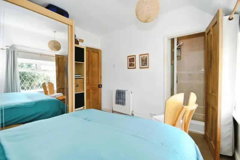 3 Bed Semi-Detached House For Sale No Upward Chain