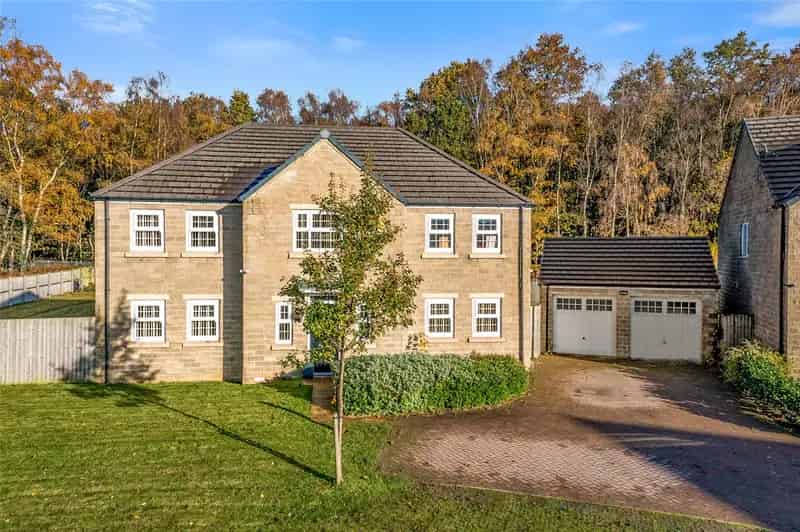 5 Bedroom Detached House for Sale - CHAIN FREE