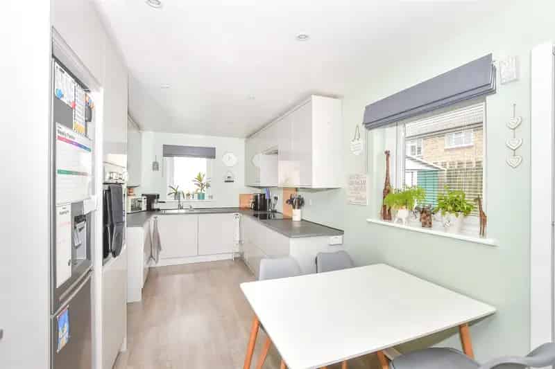 3 Bedroom End Terrace House for Sale