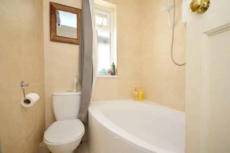 2 Bed Flat for Sale - Ideal for First Time Buyers or Investors