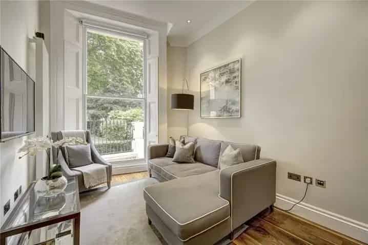 1 Bedroom Flat to Rent Kensington Garden Square