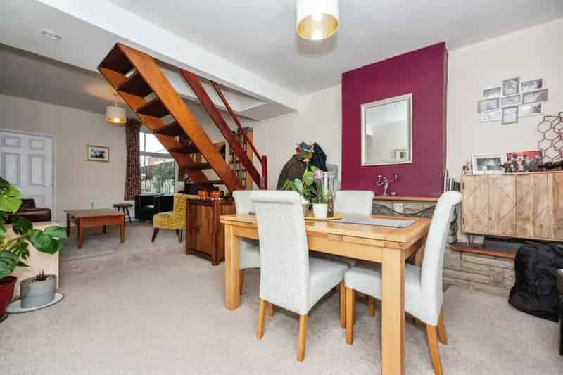 Spacious 2-Bed House Near Grays C2C Line