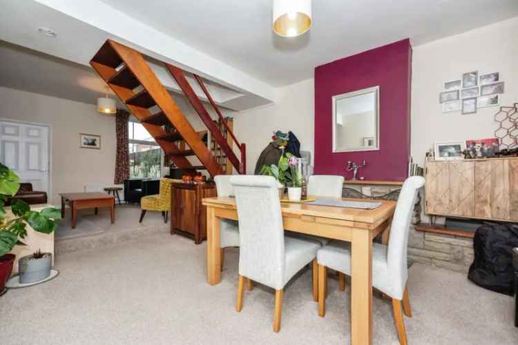 Spacious 2-Bed House Near Grays C2C Line