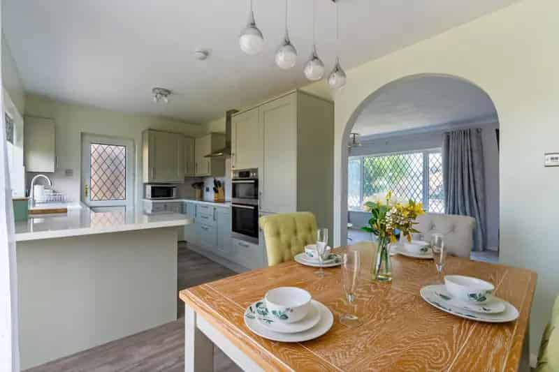 5 Bedroom Detached Bungalow For Sale
