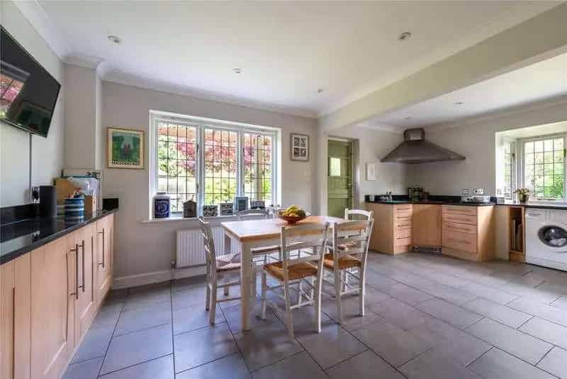 4 Bed Detached House for Sale Westhumble