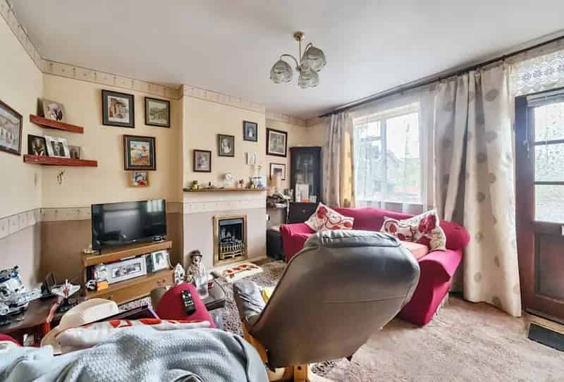 2 Bedroom Victorian House For Sale Near City Centre