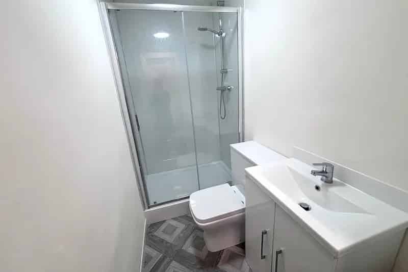Spacious City Centre Apartment  Available Now