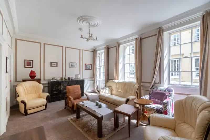 2 Bedroom City Center Apartment