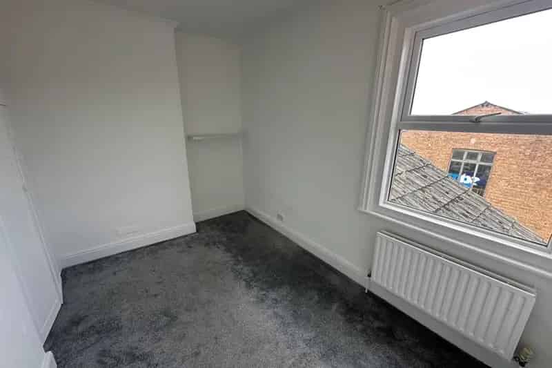 3-Bedroom Apartment Near Lowestoft Beach - Zero Deposit Guarantee