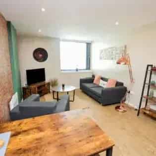 1 Room Flat Manchester - Fully Furnished - Deposit Free Option Available