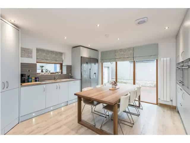 5 Bedroom Detached House for Sale in Peaceful Countryside