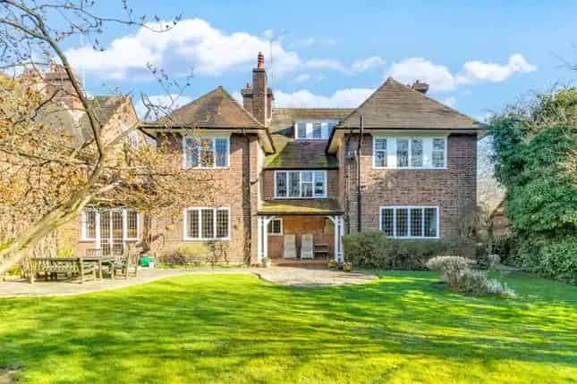 Six Bedroom Arts & Crafts House Hampstead Garden Suburb