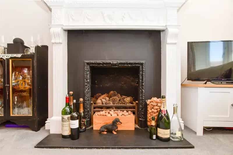 2 Bedroom Maisonette for Sale in Dorking Town Centre