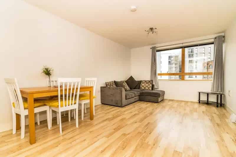 2 Bedroom Flat for Sale Manchester M3 EWS1 A1 Rated Secure Parking