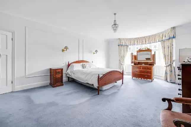 Large Semi-Detached Family Home West Hampstead NW2