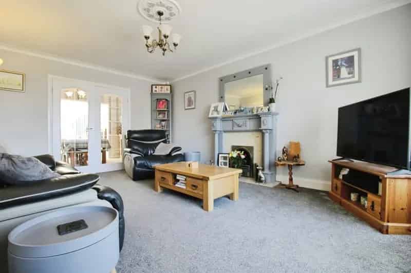 3 Bed Detached House with 2 Attic Rooms, Sauna & Hot Tub