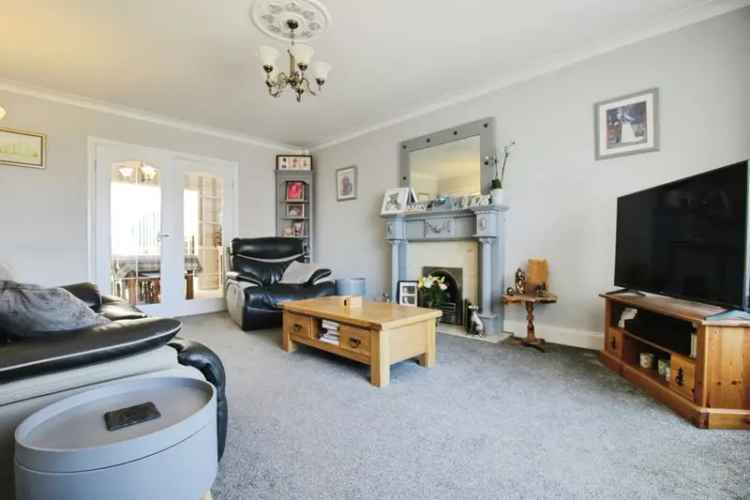 3 Bed Detached House with 2 Attic Rooms, Sauna & Hot Tub