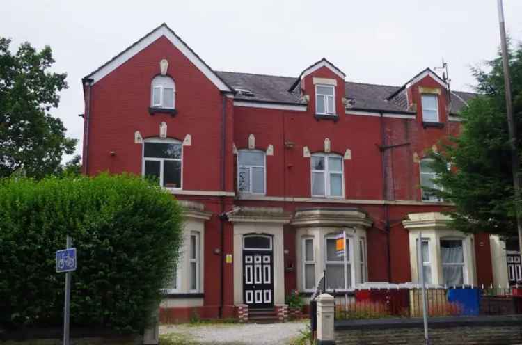 1 Bedroom House Share with En-Suite Near Town Centre