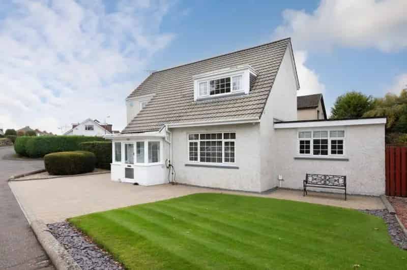 3 Bedroom Detached Villa For Sale