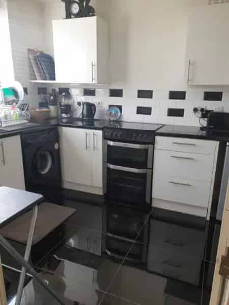 3 Storey House 3 Double Bedrooms Large Garden