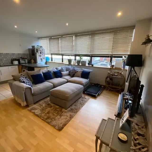 2 Bedroom Apartment with Gym Sauna and Parking