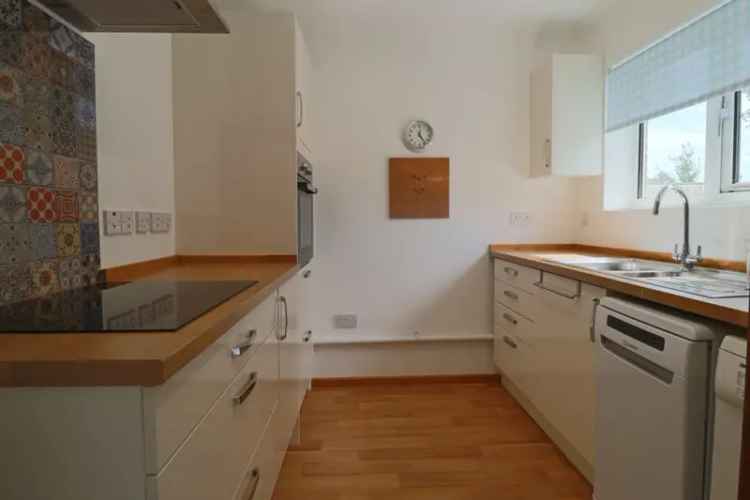 2 Bed Retirement Flat For Sale Town Centre Over 60s Parking