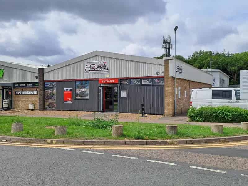 Light Industrial Warehouse Unit For Rent